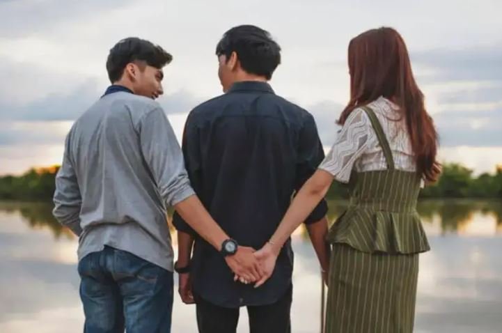 What do I do if I’m in love with my boyfriend’s brother? Tips and help if you like your brother-in-law What do I do if I'm in love with my boyfriend's brother? Tips and help if you like your brother-in-law